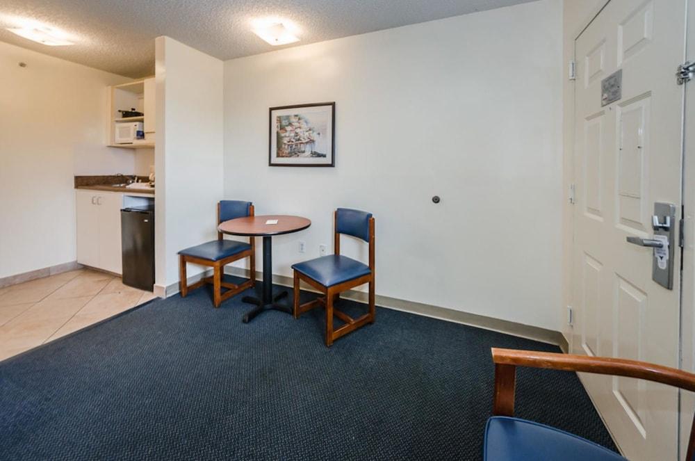 Tampa Bay Extended Stay Hotel Largo Exterior photo